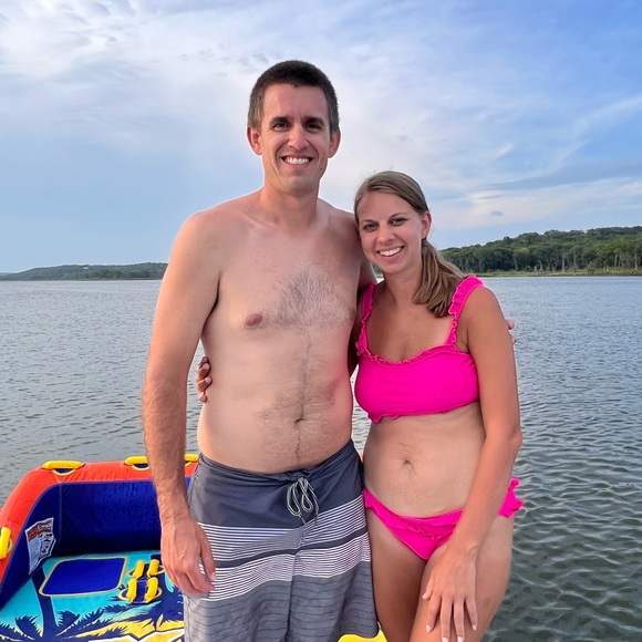 Hot pink bikini - Picture 6 of 6